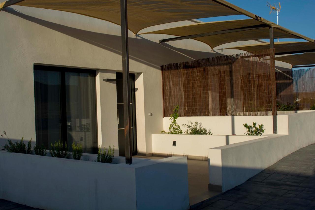 Apartamentos Madreselva Fernan Perez Exterior foto