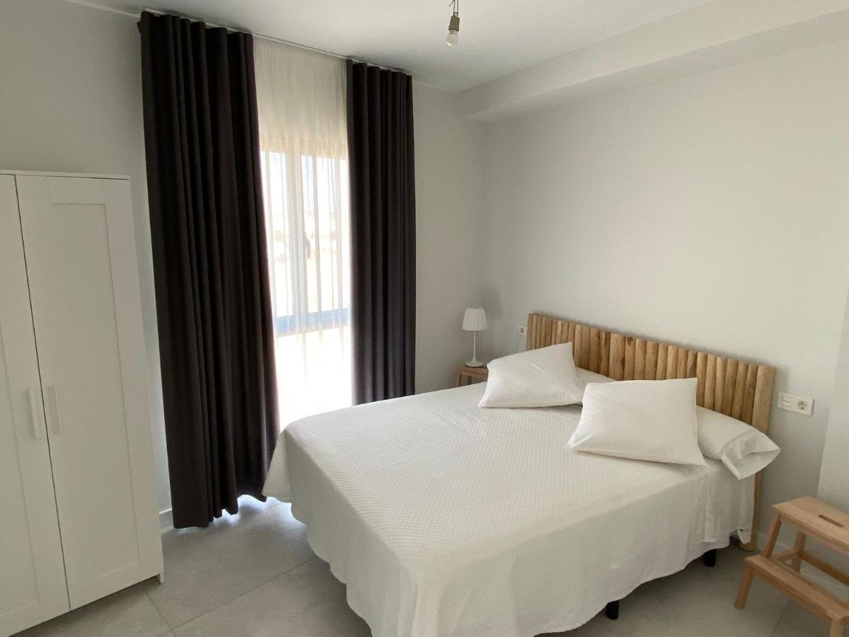 Apartamentos Madreselva Fernan Perez Exterior foto