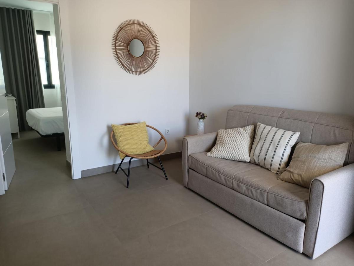 Apartamentos Madreselva Fernan Perez Exterior foto