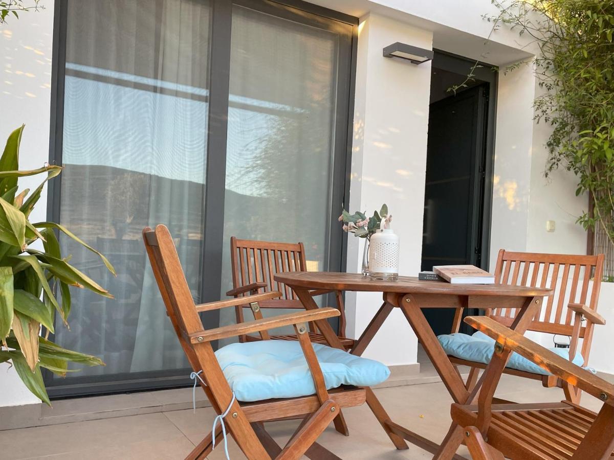 Apartamentos Madreselva Fernan Perez Exterior foto